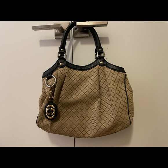 Gucci Medium Sukey GG Canvas Tote